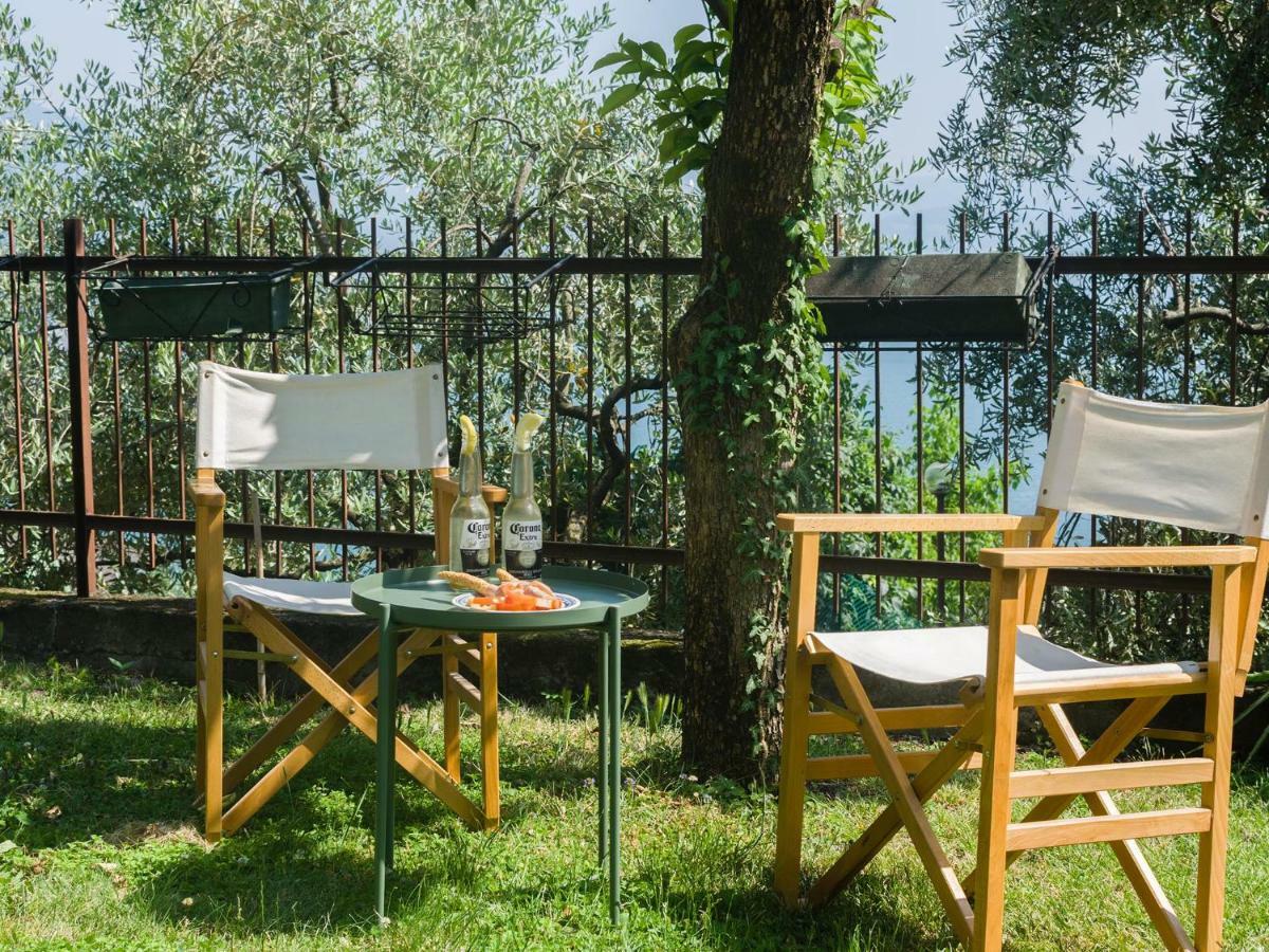 Discesa A Lago With Terrace And Garden On Lake Iseo Riva di Solto Exterior photo